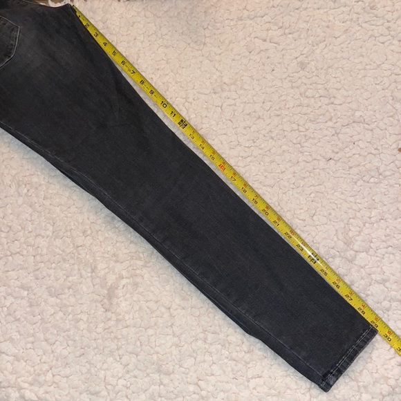 Women’s Jeans - Picture 7 of 9